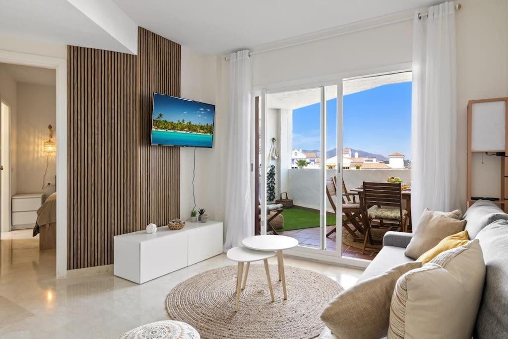 Beautiful 3 Bed Stylish & Cozy Apartment - Susanna Suite Михас Екстериор снимка